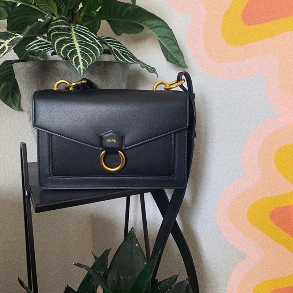 UNUSED Black envelope crossbody - Friday By JW Pei